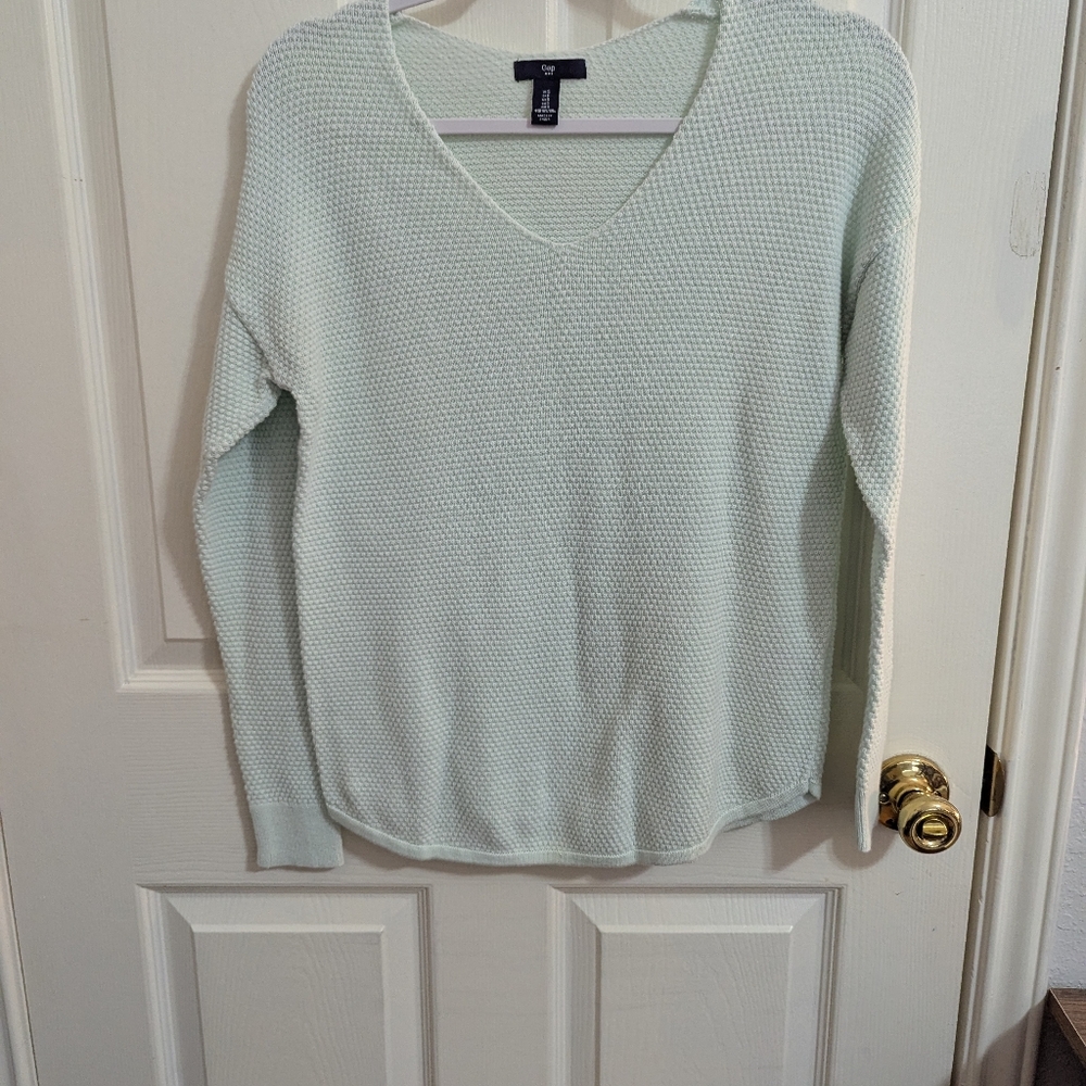 3/$15🧡 Gap Women's Sweater - Picture 3 of 9